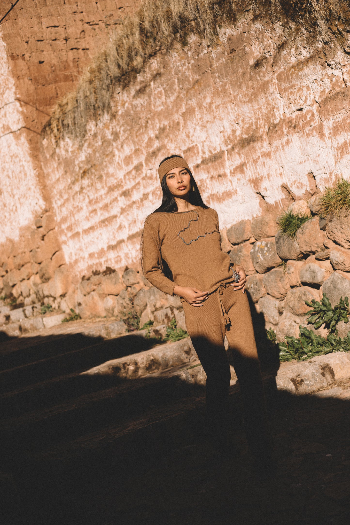 Q'enqo Sweater | Camel